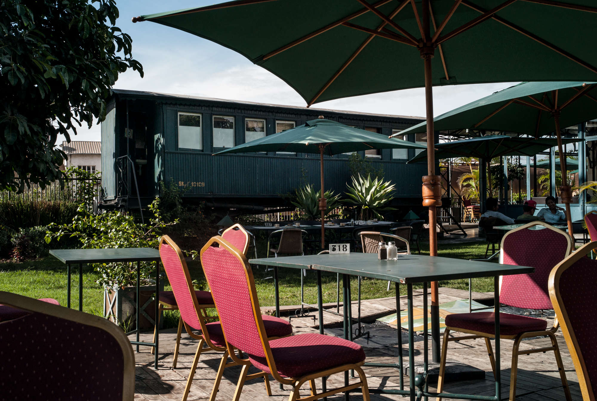 16Cafedelagare Explore Parts Unknown