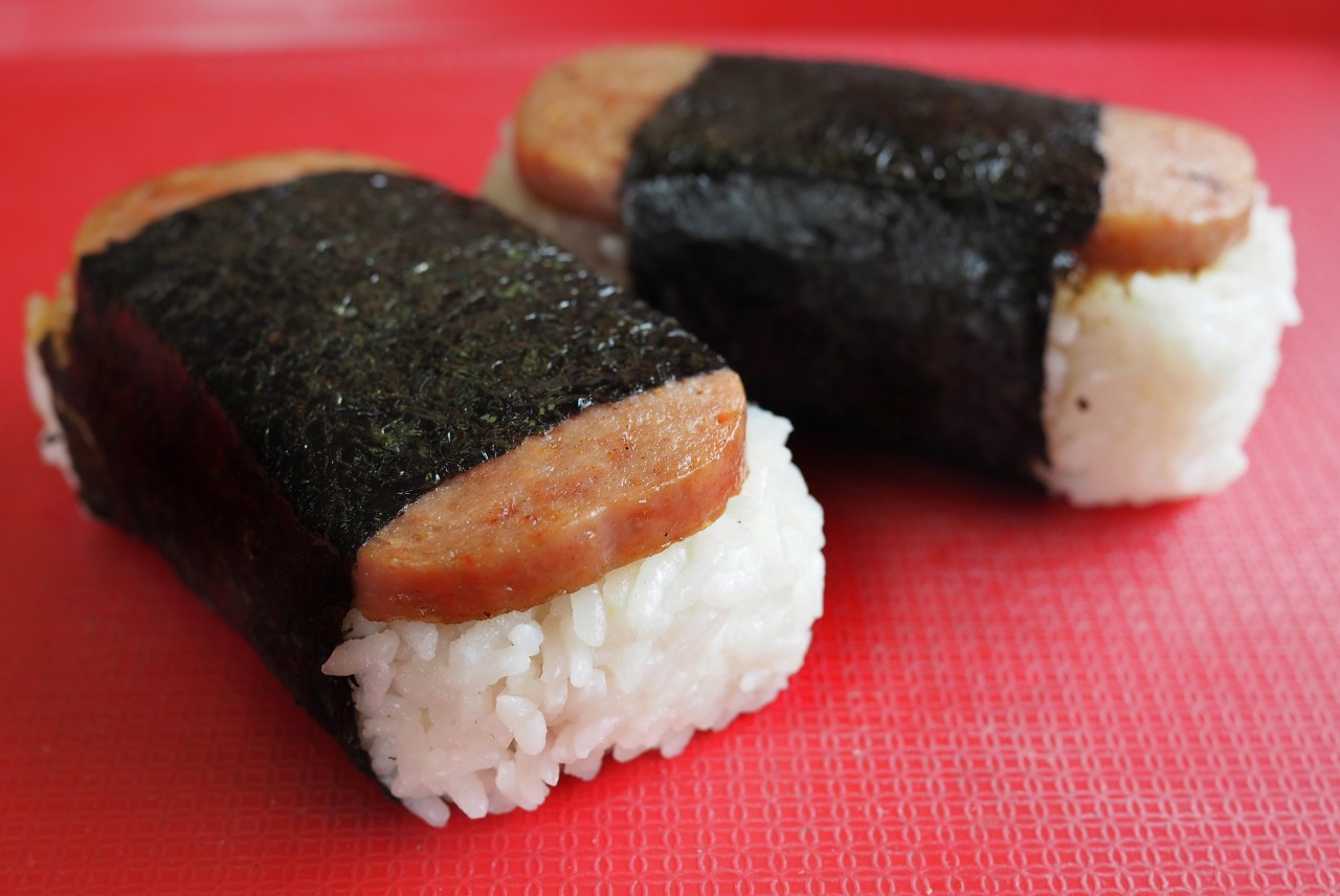 Spam musubi became a favorite lunch staple in post-war Hawaii.