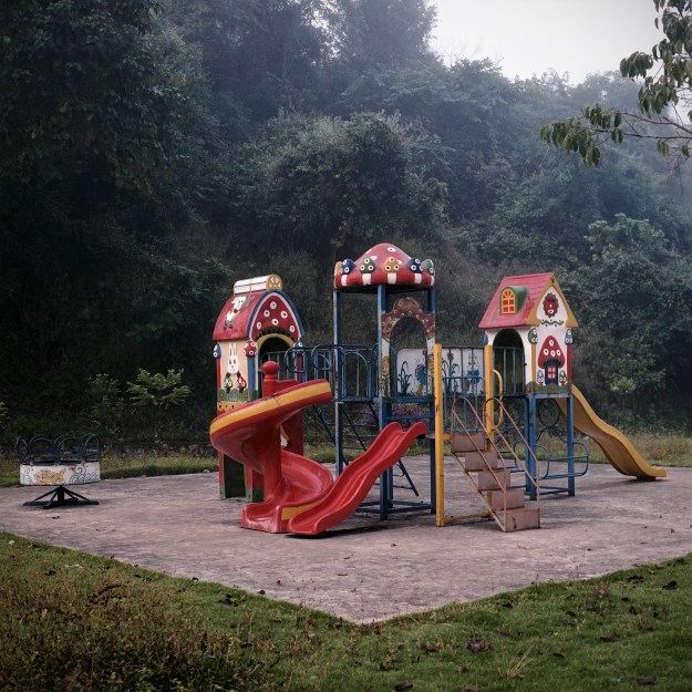 1. During its peak, the Golden City was touted as the "most internationally modernized city in Laos." / 2. Residential estates were planned in anticipation of an immigration wave from China.