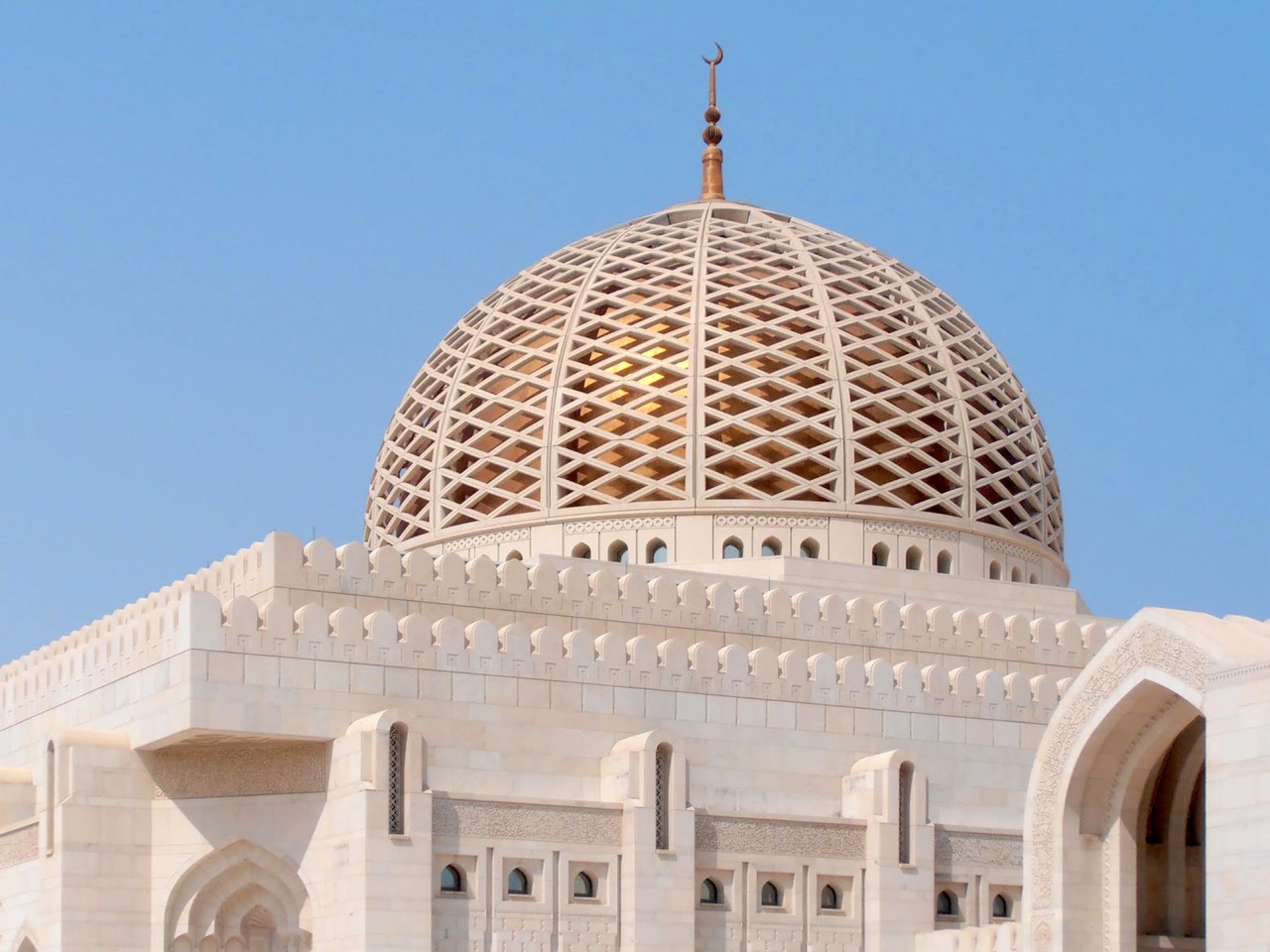 The Sultan Qaboos Grand Mosque. (Photo by Linda Pappas Funsch)