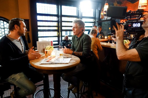 Bourdain with René Stessl at Kleine Glocke.