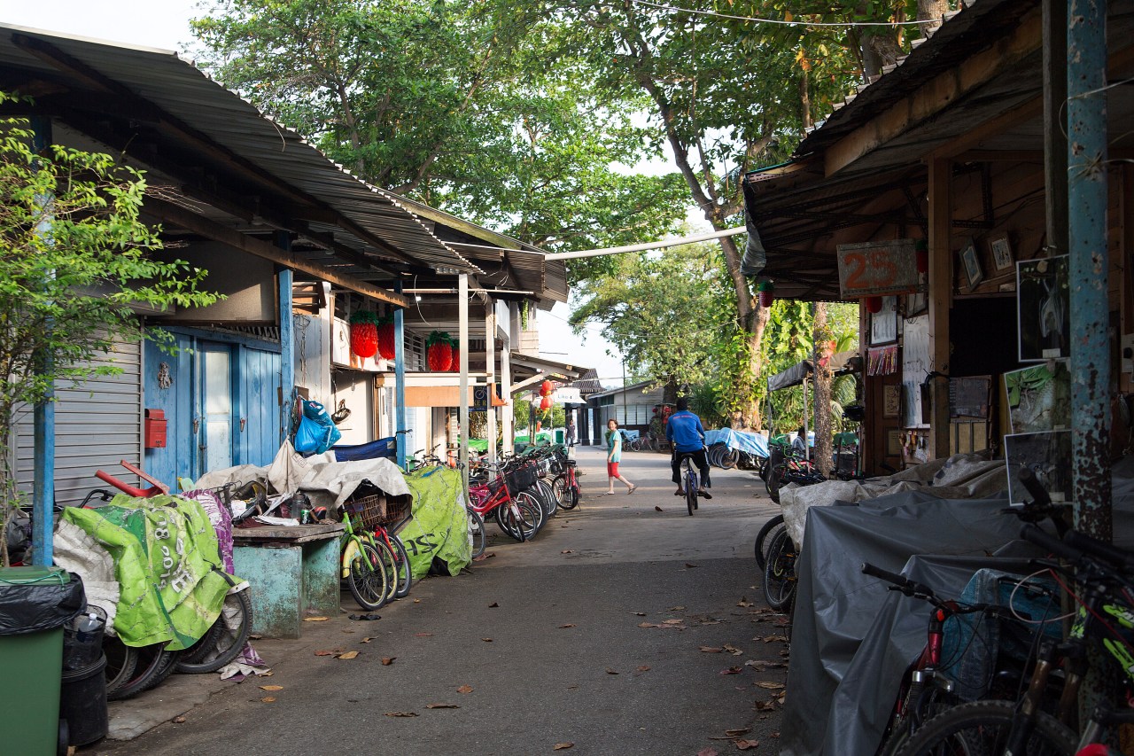 Some of the bicycle rental stalls are closed on weekdays, when there are few visitors.