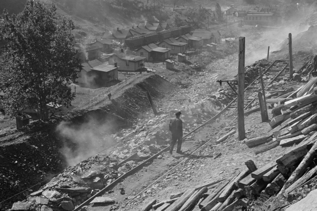 Overview of Freeze Fork, October 1935. Shahn tried often to convey the massive scale of the coal industry. Photo by Ben Shahn.