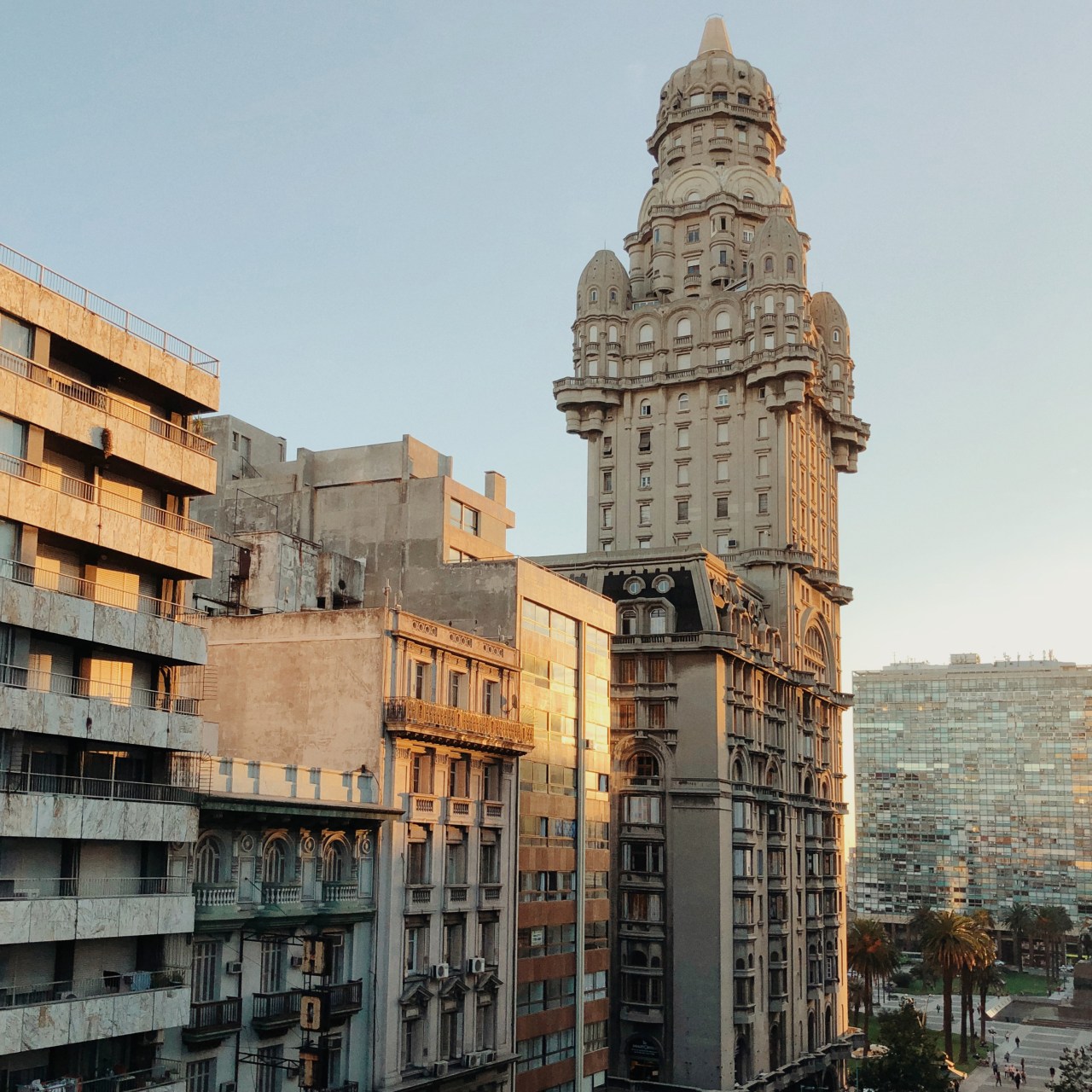 Palacio Salvo sits at the intersection of 18 de Julio Avenue and Plaza Independencia in Montevideo.