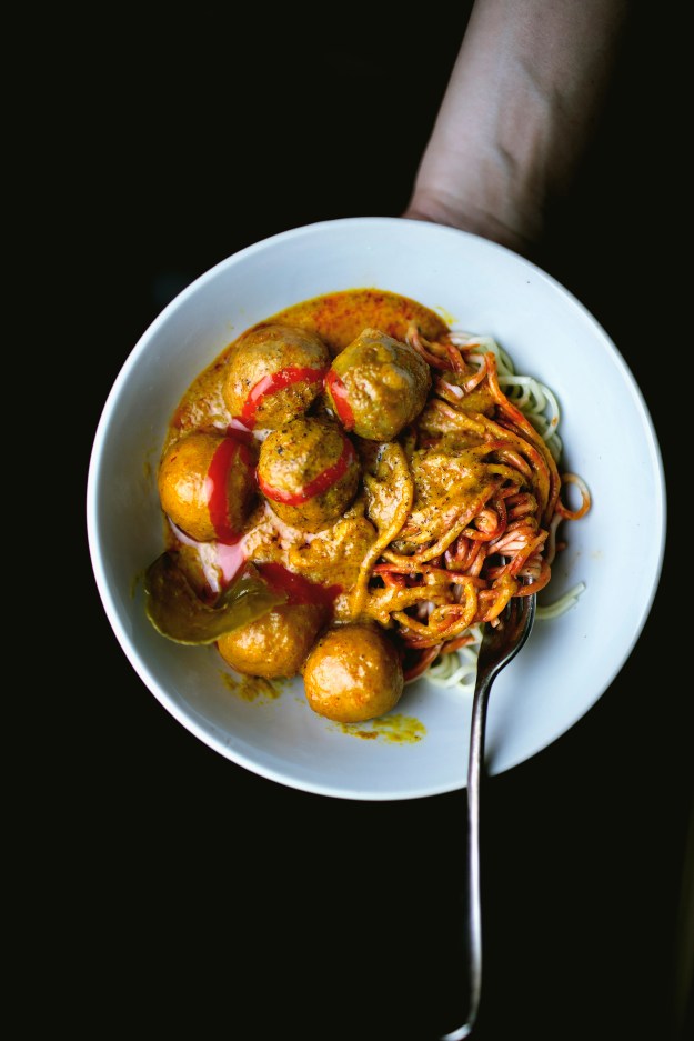 Recipe: Hong Kong–style curry fish balls with ramen