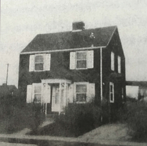 Parks' house in Detroit.  1. Image courtesy of the Rosa Parks Foundation. 2. Photo by Fabia Mendoza.