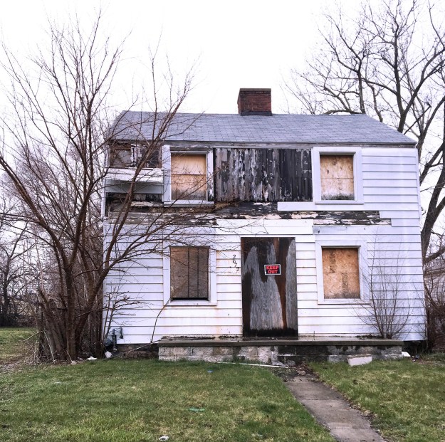 Parks' house in Detroit.  1. Image courtesy of the Rosa Parks Foundation. 2. Photo by Fabia Mendoza.