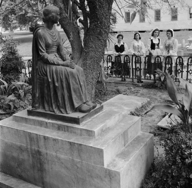 The Evangeline Monument in St Martinville in 1955. Photo by Three Lions via Getty Images.