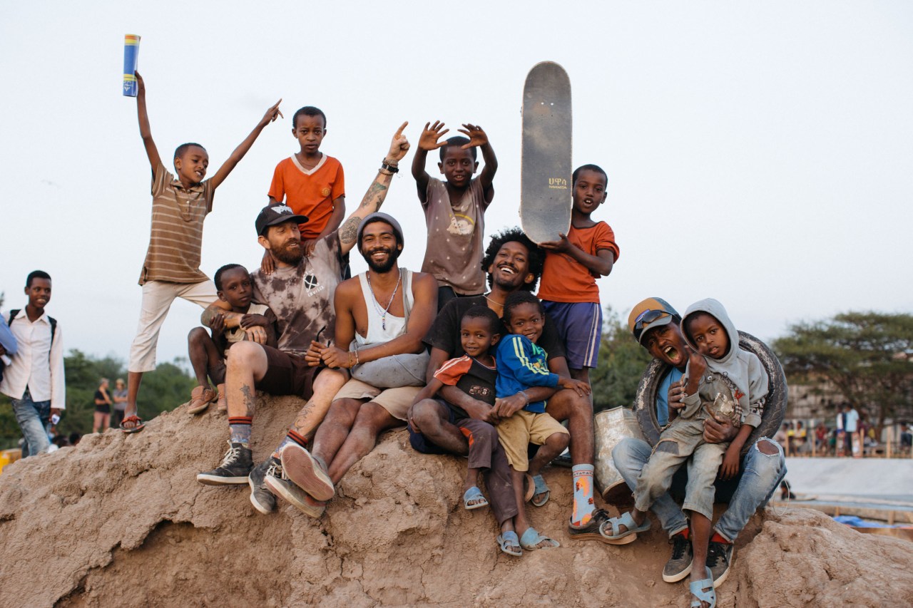 Volunteers and neighborhood youth enjoy the sunset in Hawassa.