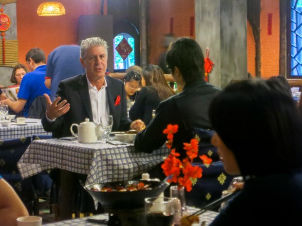 Bourdain has dinner with Information and Technology Entrepreneur, Thomas Yao at Di Shui Dong Restaurant in Shanghai.